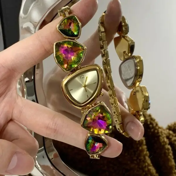 Unique Alien watch with chain-style design, high-end women's watch featuring an unconventional dial Gift