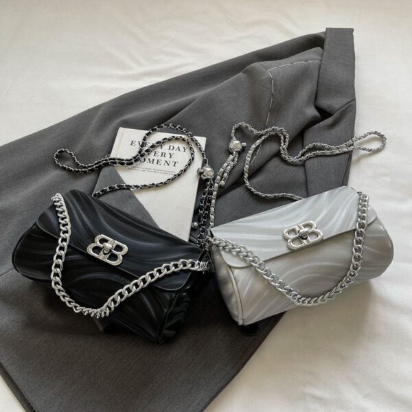 Trendy and Stylish Small Handbag for Women: New Versatile and Unique Crossbody Bag with Metal Chain for Shoulder Use, Perfect for Summer.