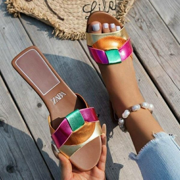 2026 flat sandals for women, fashionable, lightweight, and versatile.