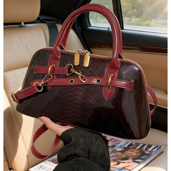 High-end pillow bag, retro style, light luxury, crossbody/shoulder bag, chic Boston style, niche and unique women's crossbody bag for mothers.